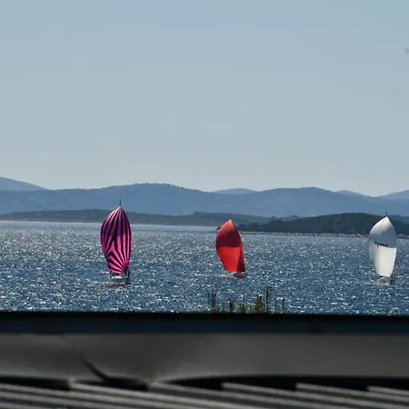 Casa vacanze Mobile With Terrace And Sea View Azzuro Drage