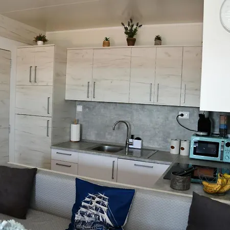 Mobile With Terrace And Sea View Azzuro Casa vacanze Drage